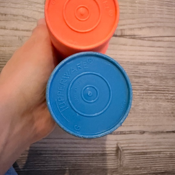 2 VTG Tupperware plastic kids blue and orange cups - Picture 2 of 2